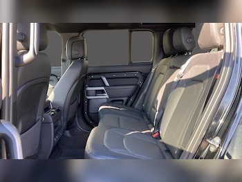 Used Land Rover Defender 2024 for sale - 77759114: Photo