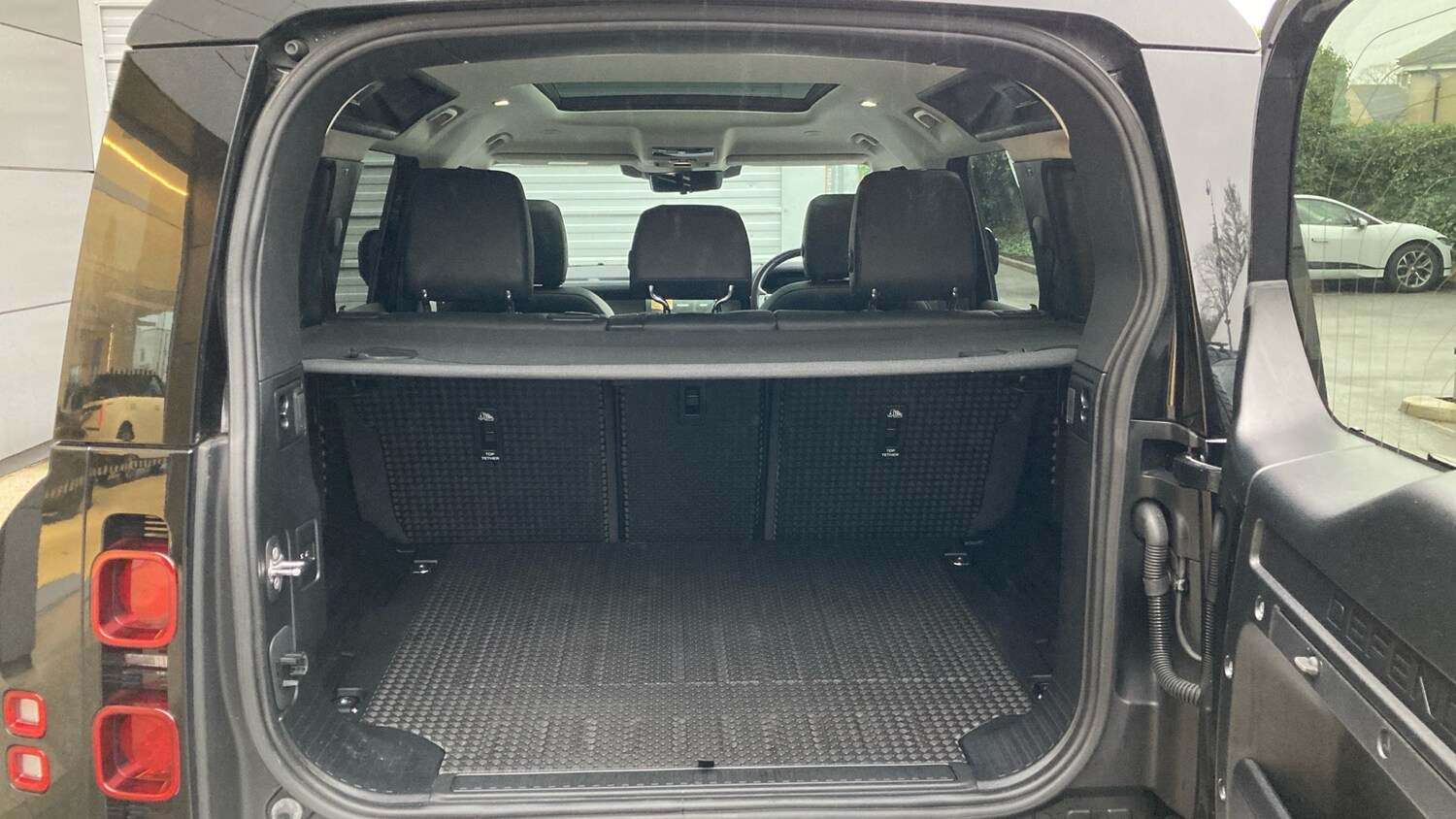 Used Land Rover Defender 2022 for sale - 77617736: Photo 10