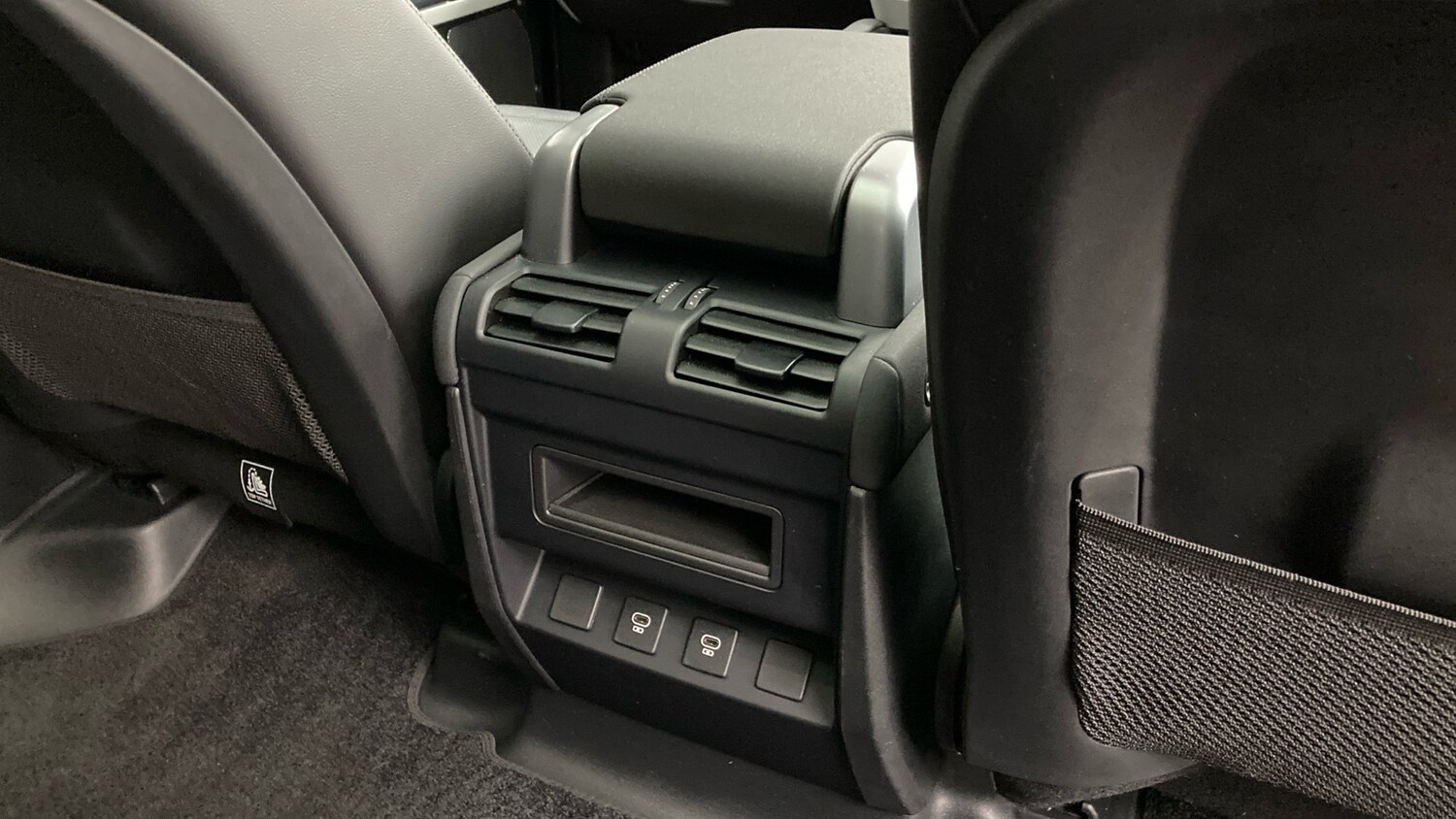 Used Land Rover Defender 2022 for sale - 77617736: Photo 18