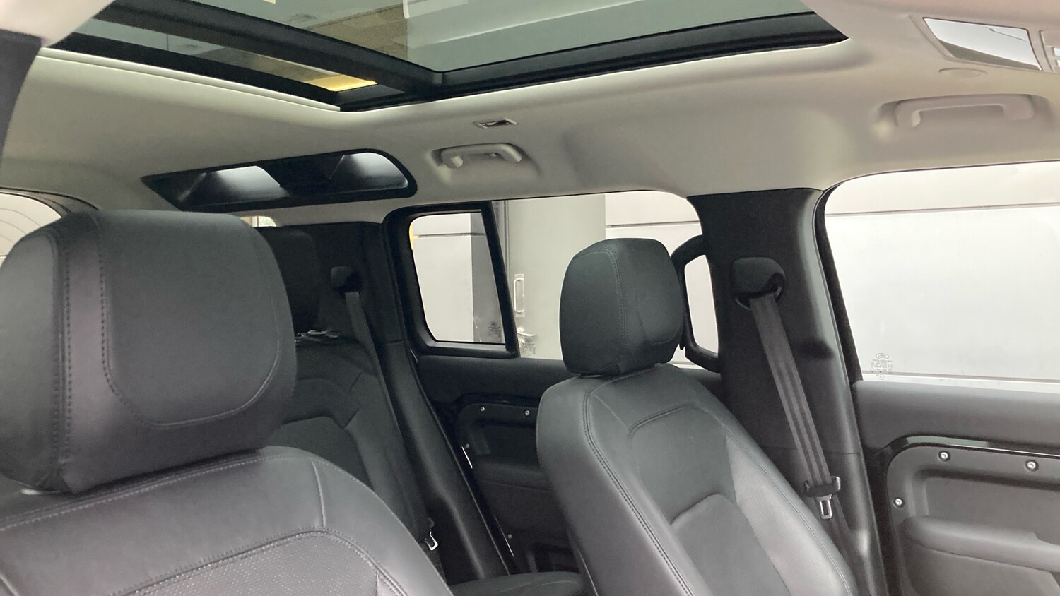 Used Land Rover Defender 2022 for sale - 77617736: Photo 23