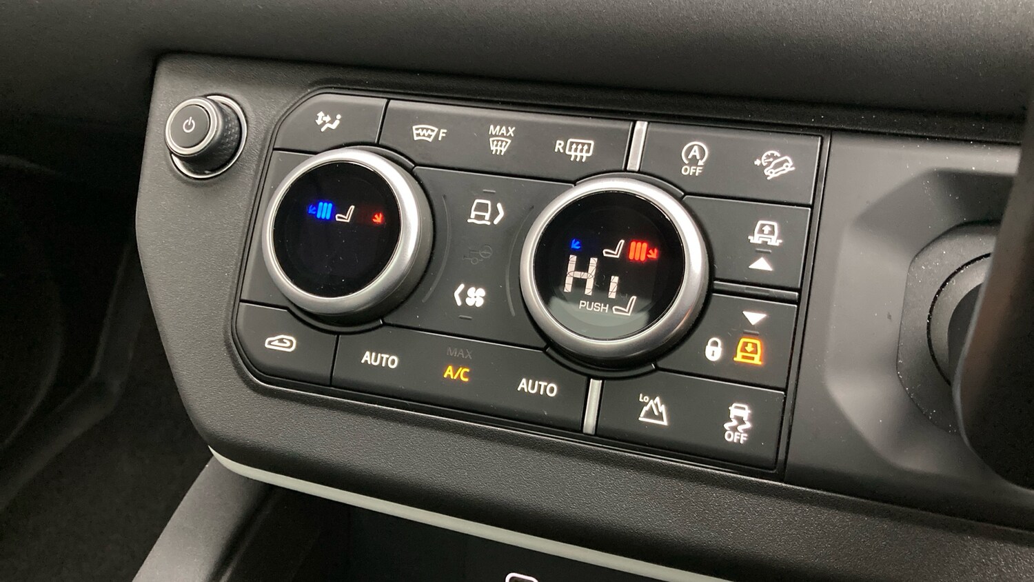 Used Land Rover Defender 2022 for sale - 77617736: Photo 36