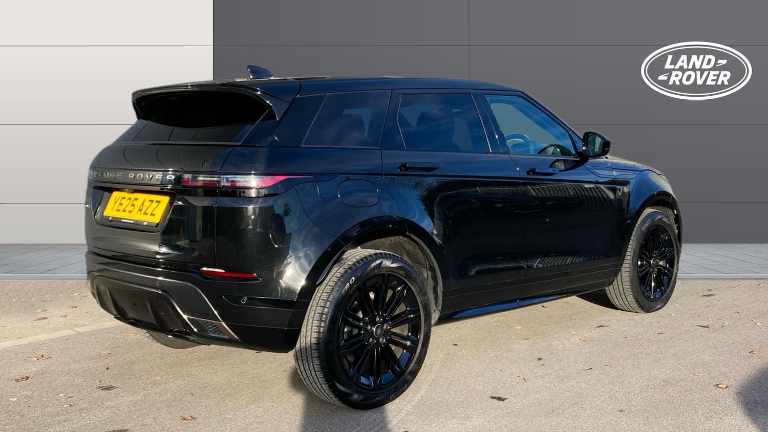 Used Land Rover Range Rover Evoque 2025 for sale - 76719925: Photo 2