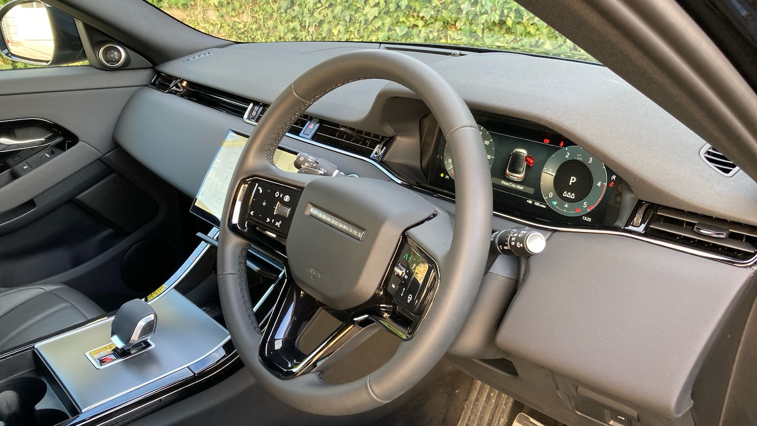 Used Land Rover Range Rover Evoque 2025 for sale - 76719925: Photo 22