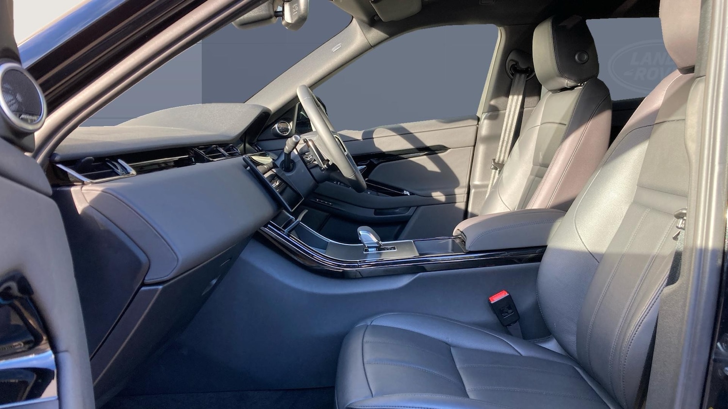 Used Land Rover Range Rover Evoque 2025 for sale - 76719925: Photo 3