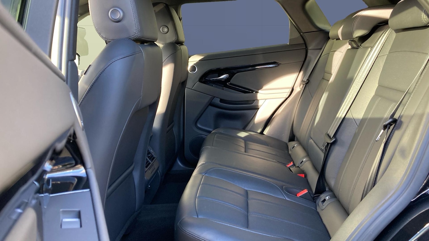 Used Land Rover Range Rover Evoque 2025 for sale - 76719925: Photo 4