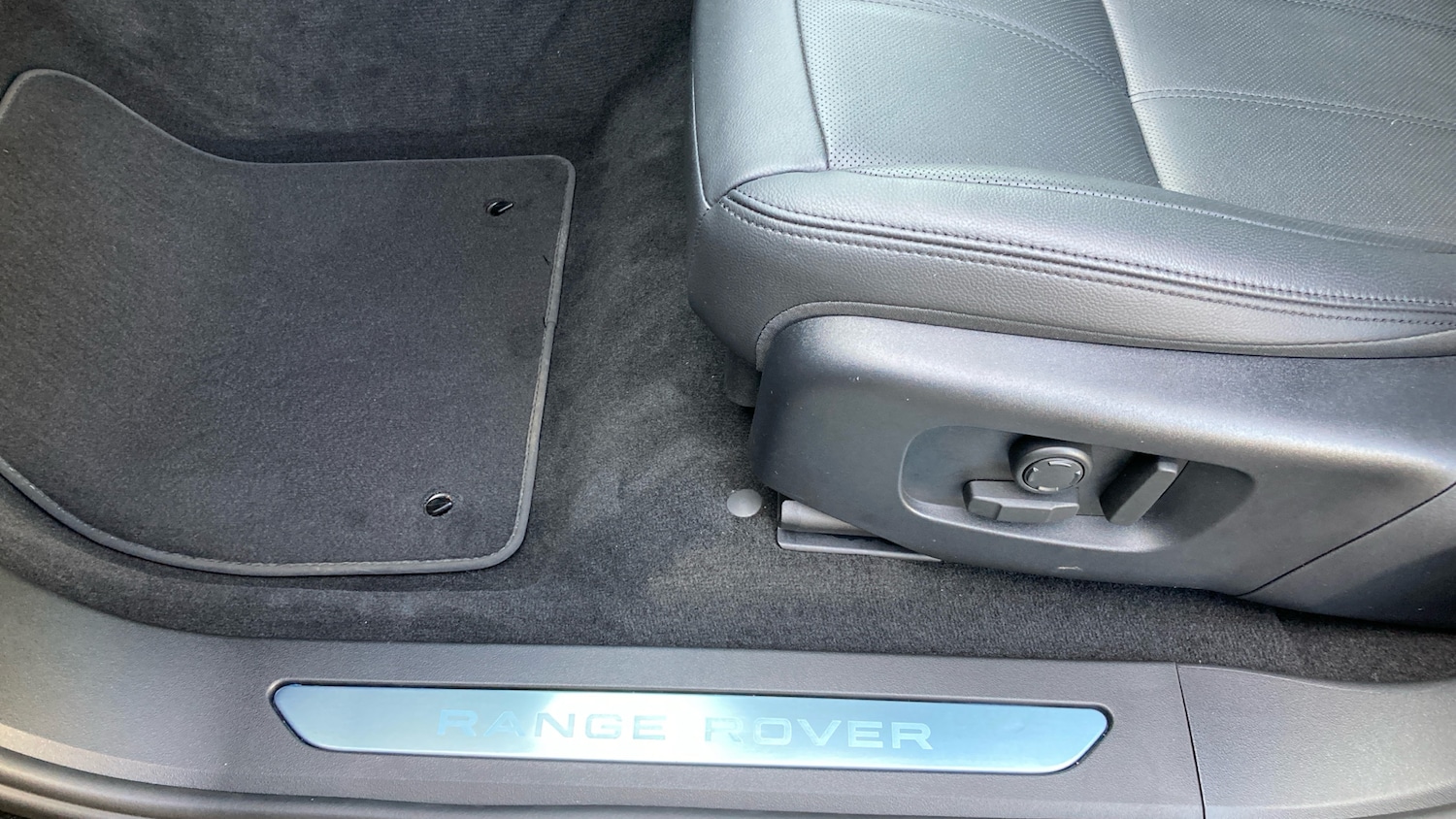 Used Land Rover Range Rover Evoque 2025 for sale - 76719925: Photo 42