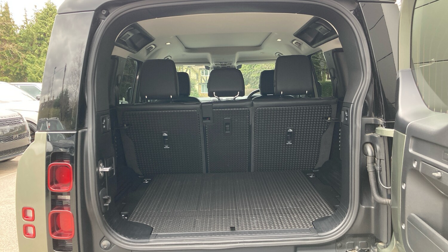 Used Land Rover Defender 2021 for sale - 77902316: Photo 10