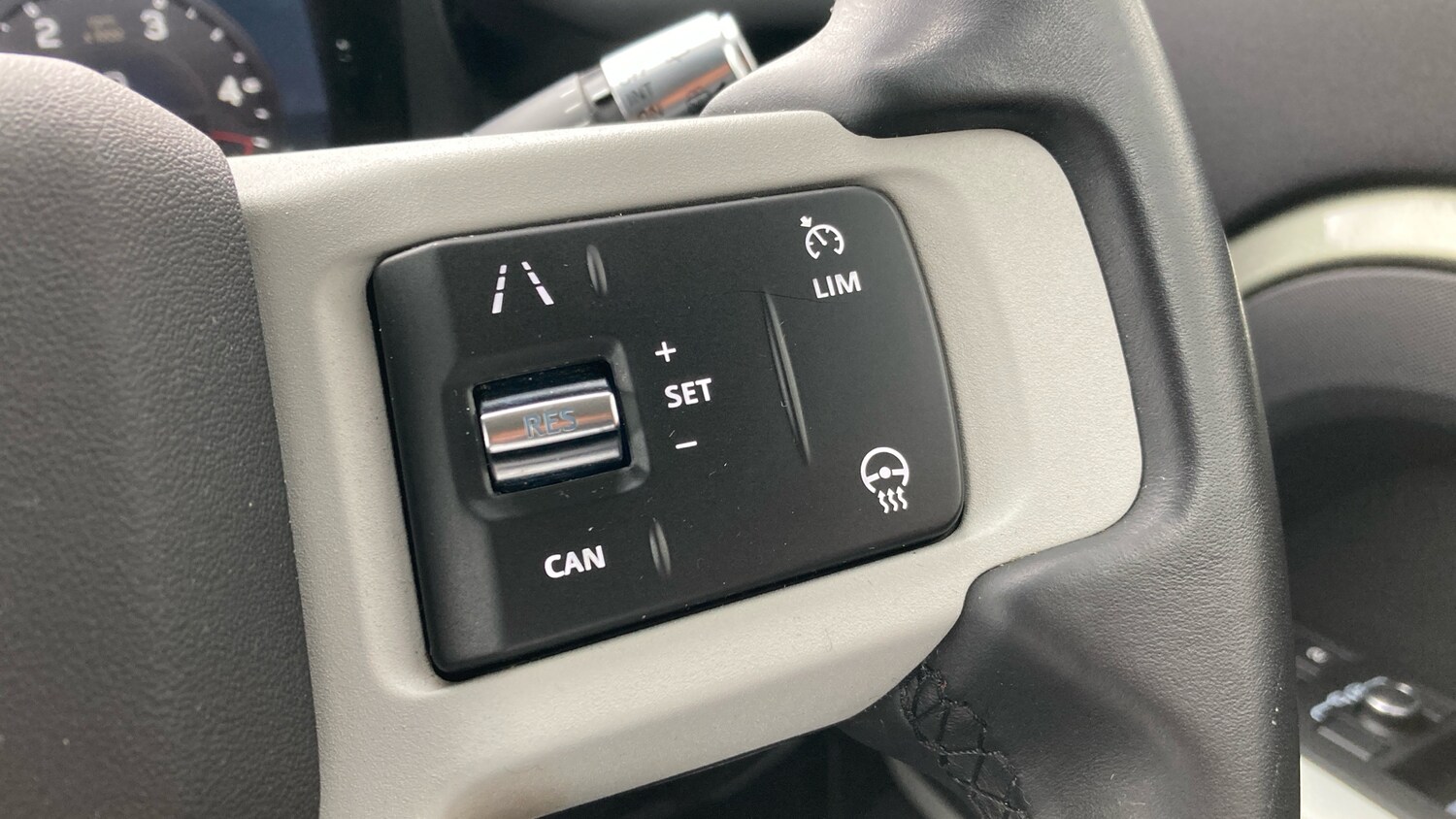 Used Land Rover Defender 2021 for sale - 77902316: Photo 21