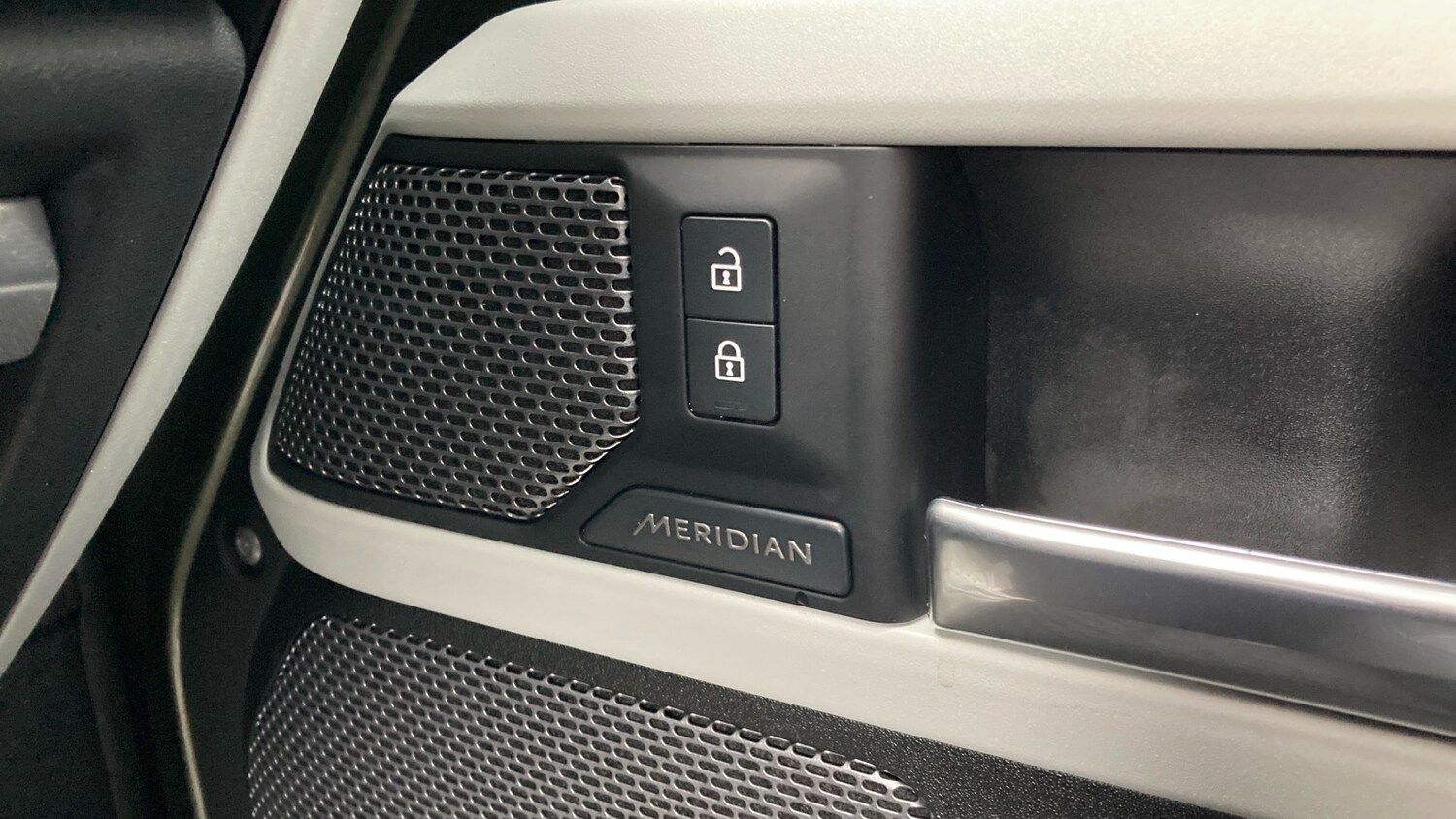 Used Land Rover Defender 2021 for sale - 77902316: Photo 23