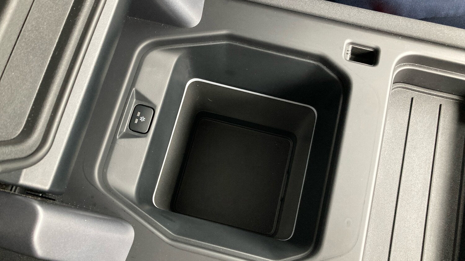 Used Land Rover Defender 2021 for sale - 77902316: Photo 24