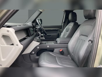 Used Land Rover Defender 2021 for sale - 77902316: Photo