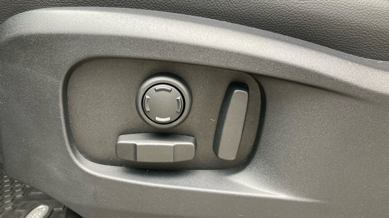 Used Land Rover Defender 2021 for sale - 77902316: Photo 40