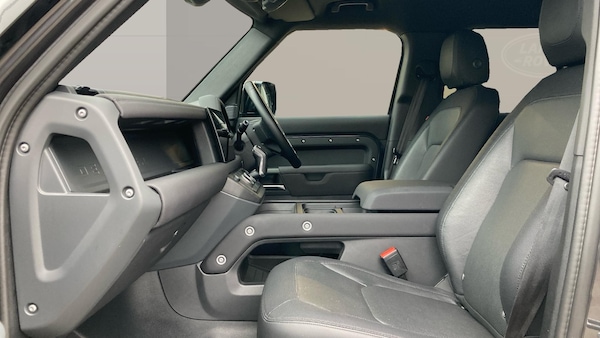 Used Land Rover Defender 2022 for sale - 76255266: Photo 3