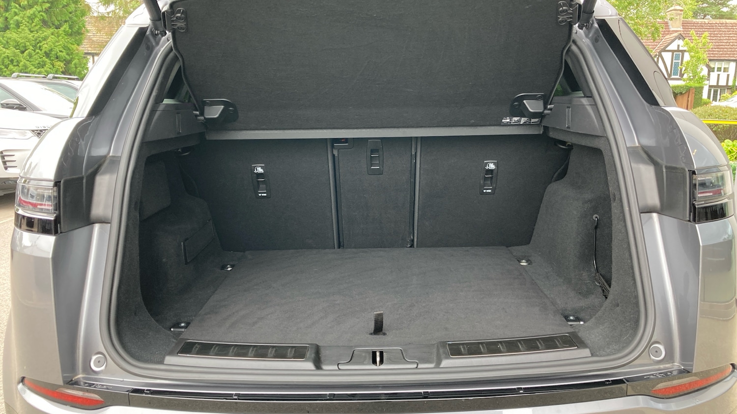 Used Land Rover Range Rover Evoque 2025 for sale - 76777940: Photo 10