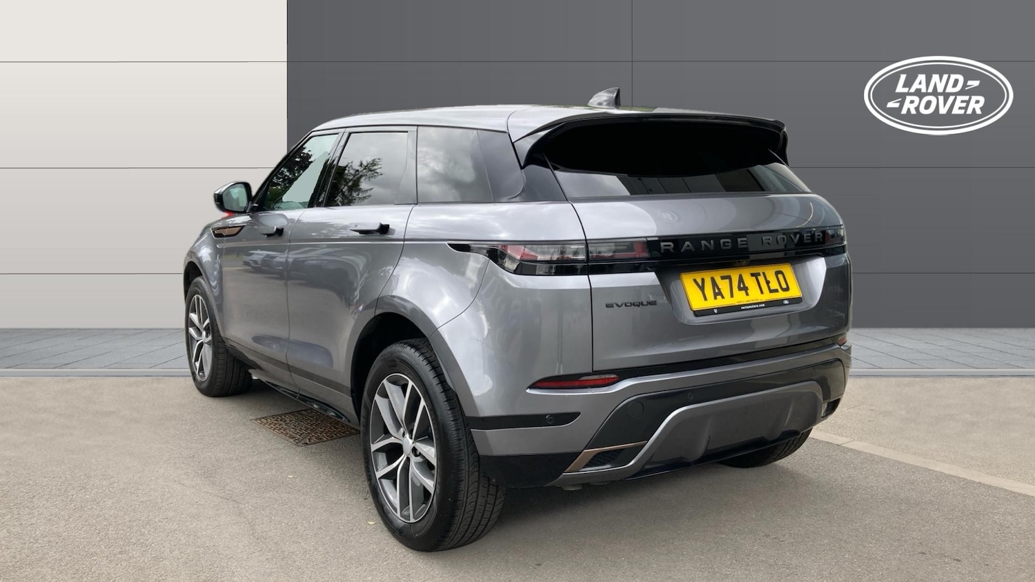 Used Land Rover Range Rover Evoque 2025 for sale - 76777940: Photo 2