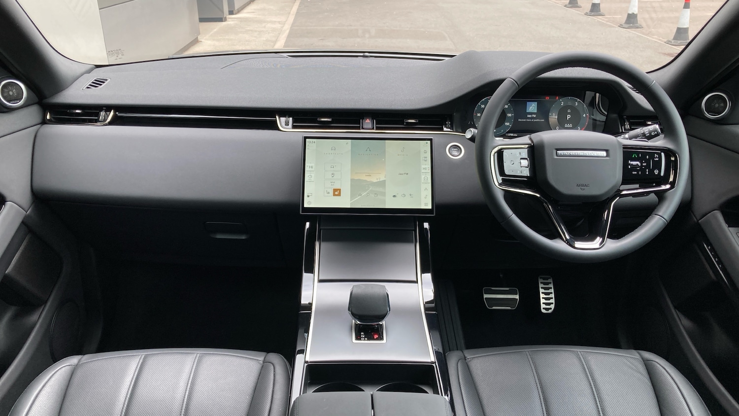 Used Land Rover Range Rover Evoque 2025 for sale - 76777940: Photo 9