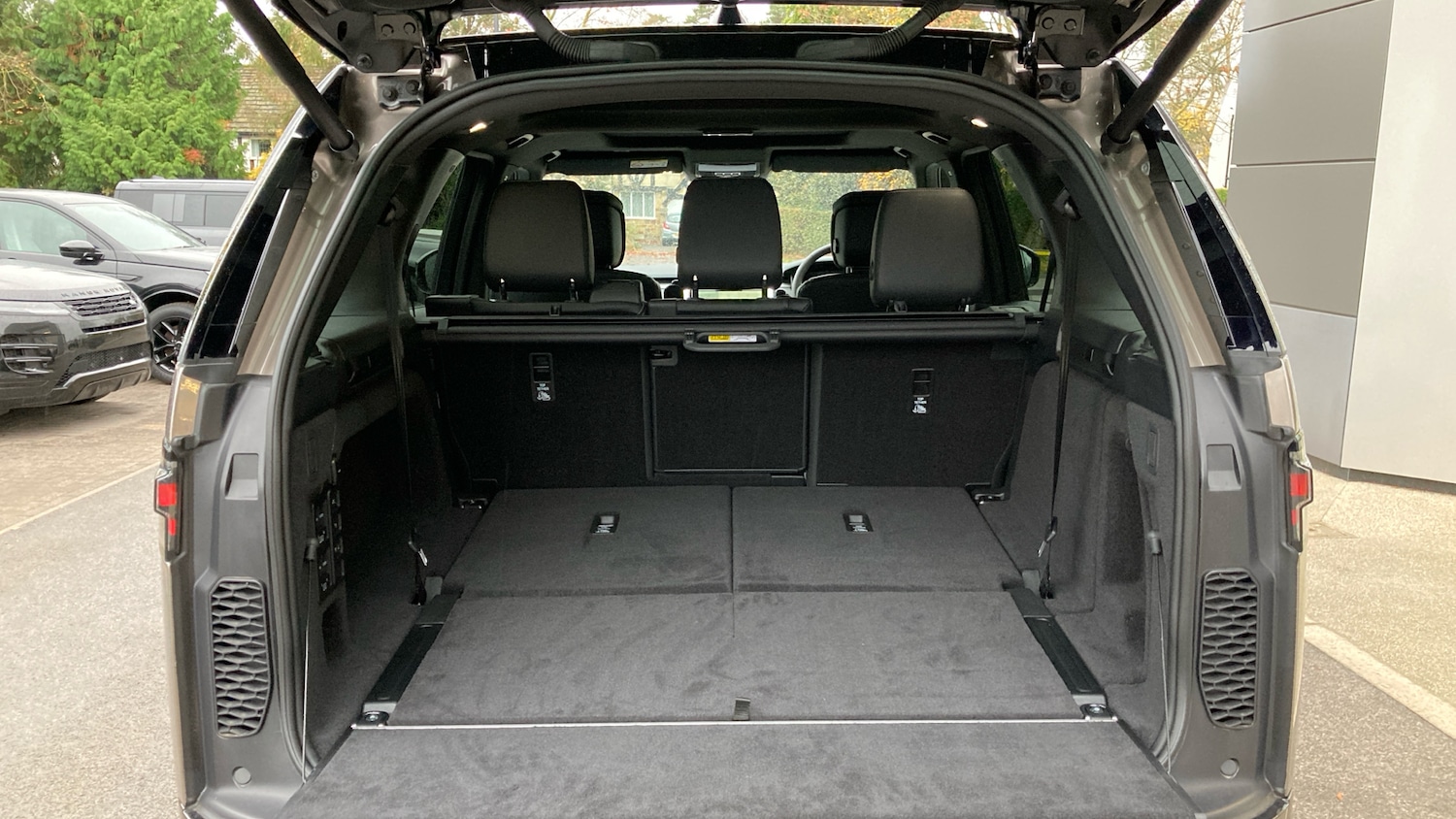 Used Land Rover Discovery 2025 for sale - 77704250: Photo 10