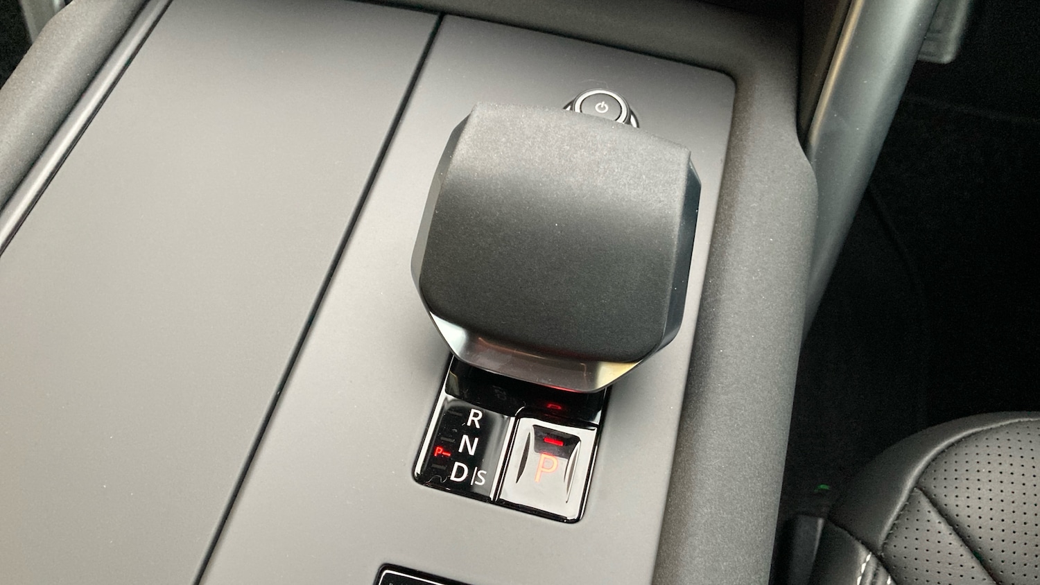 Used Land Rover Discovery 2025 for sale - 77704250: Photo 13