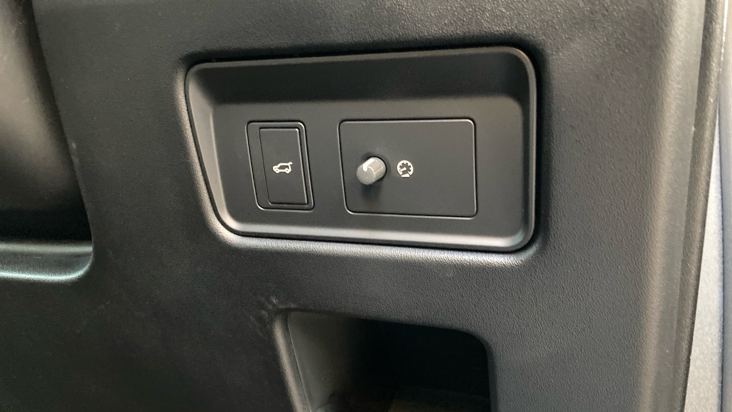 Used Land Rover Discovery 2025 for sale - 77125632: Photo 33