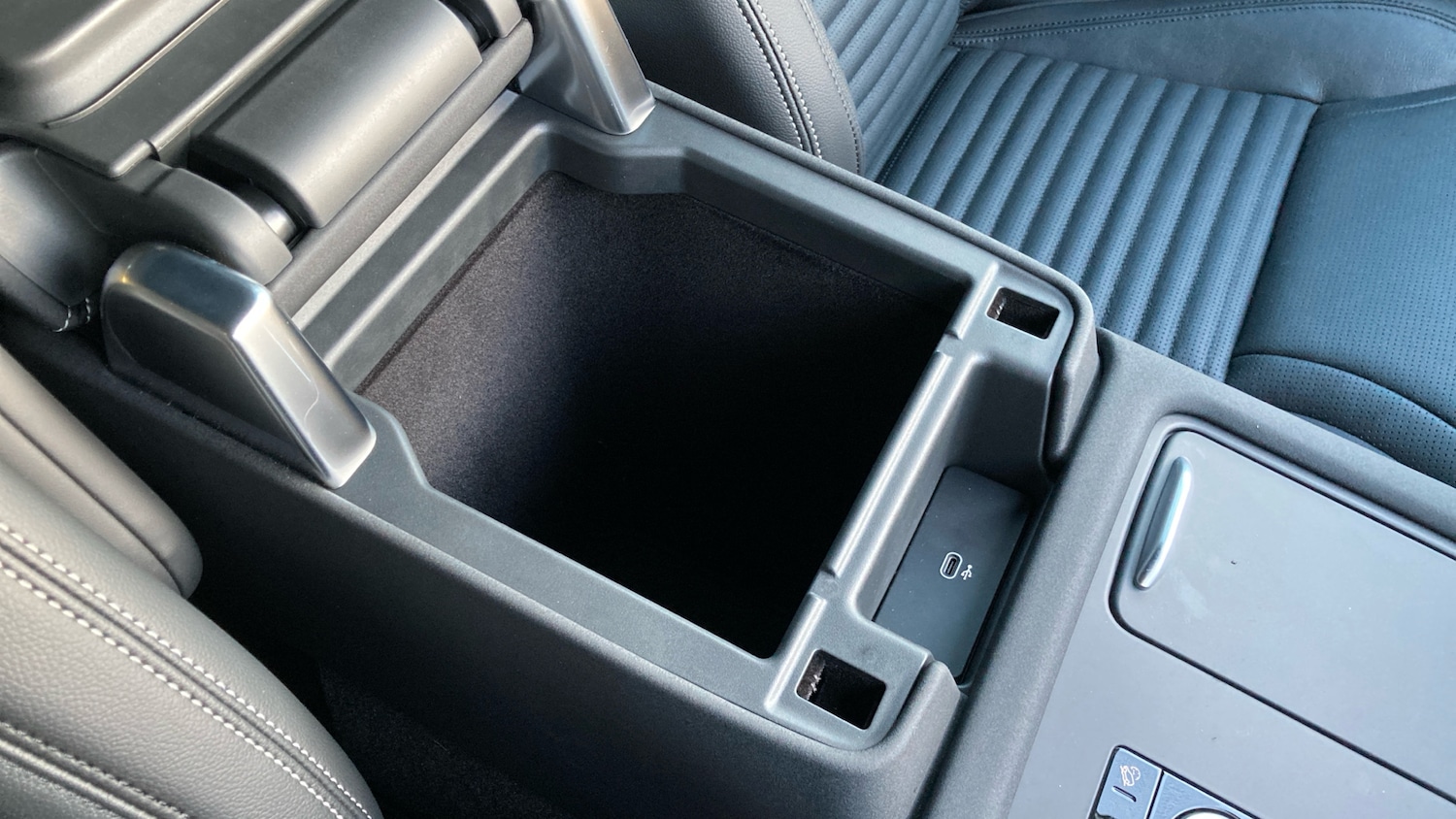 Used Land Rover Discovery 2025 for sale - 77125632: Photo 41