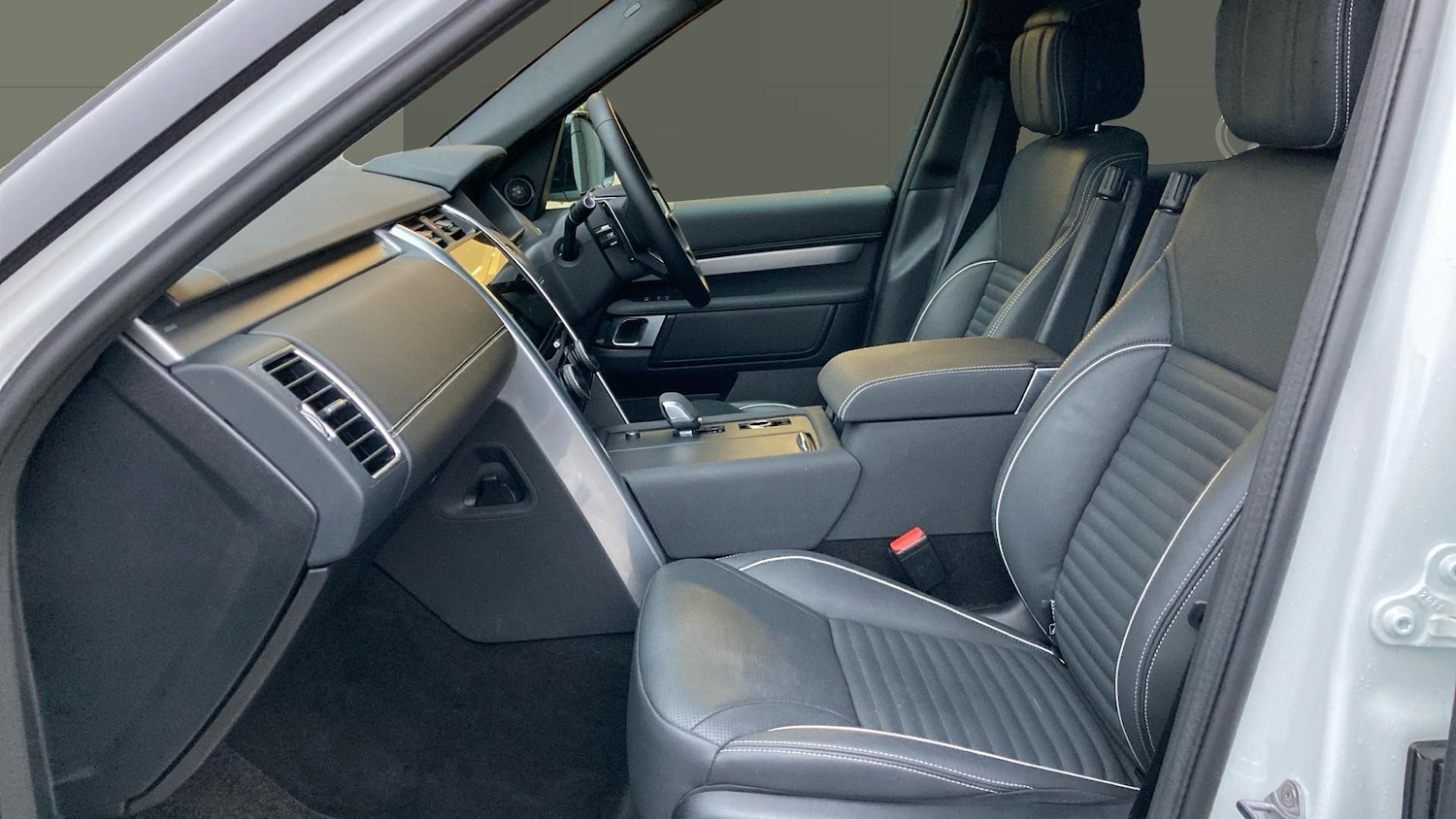 Used Land Rover Discovery 2024 for sale - 77578119: Photo 3