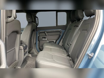 Used Land Rover Defender 2025 for sale - 78224039: Photo