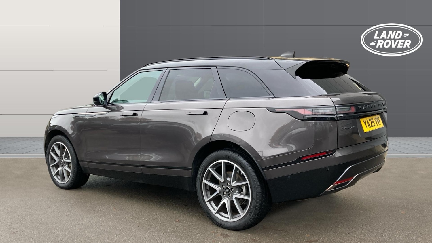 Used Land Rover Range Rover Velar 2025 for sale - 76736408: Photo 2