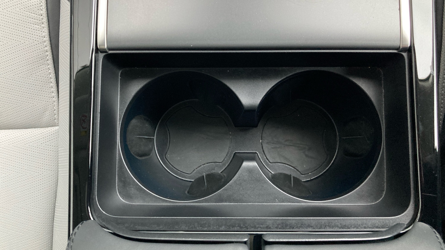 Used Land Rover Range Rover Velar 2025 for sale - 76736408: Photo 37