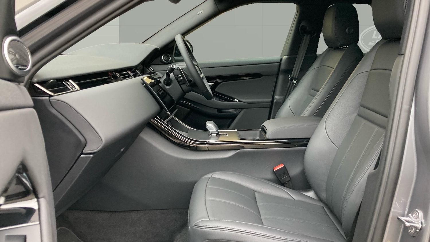 Used Land Rover Range Rover Evoque 2025 for sale - 76555659: Photo 3