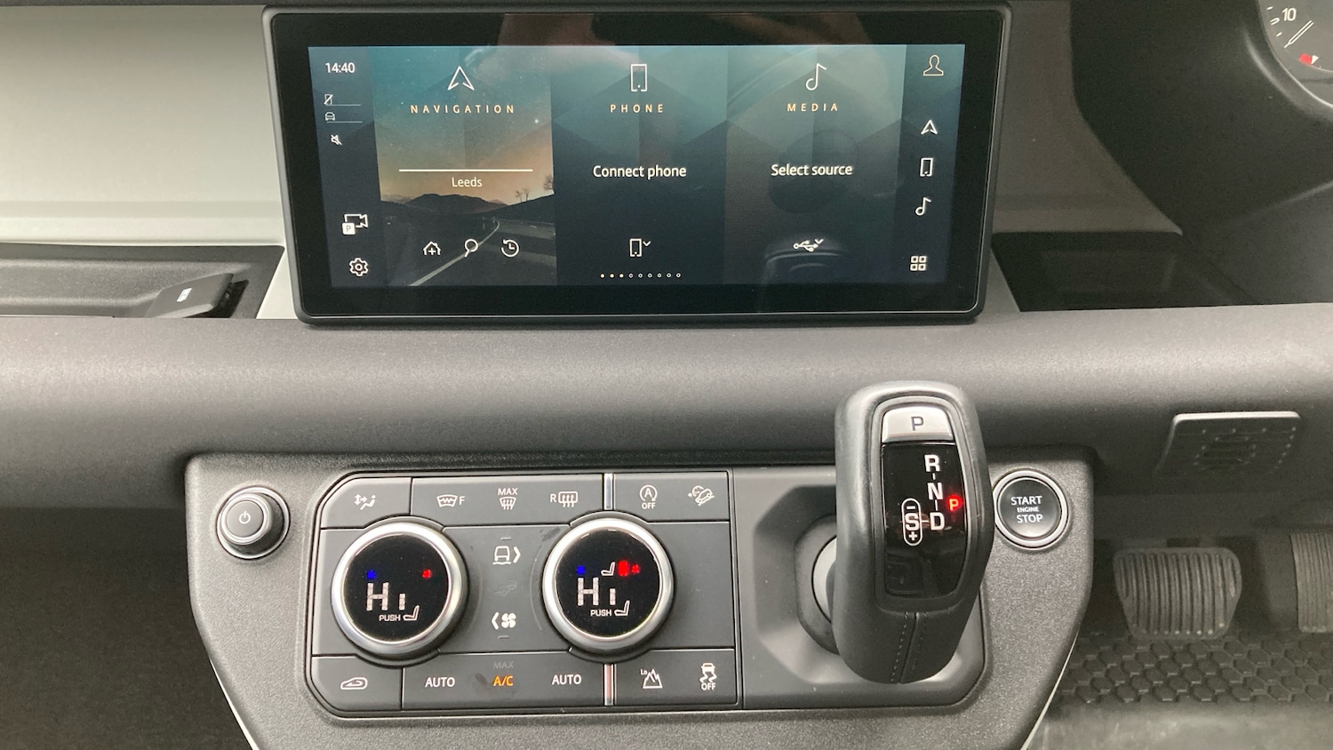 Used Land Rover Defender 2021 for sale - 76682254: Photo 14