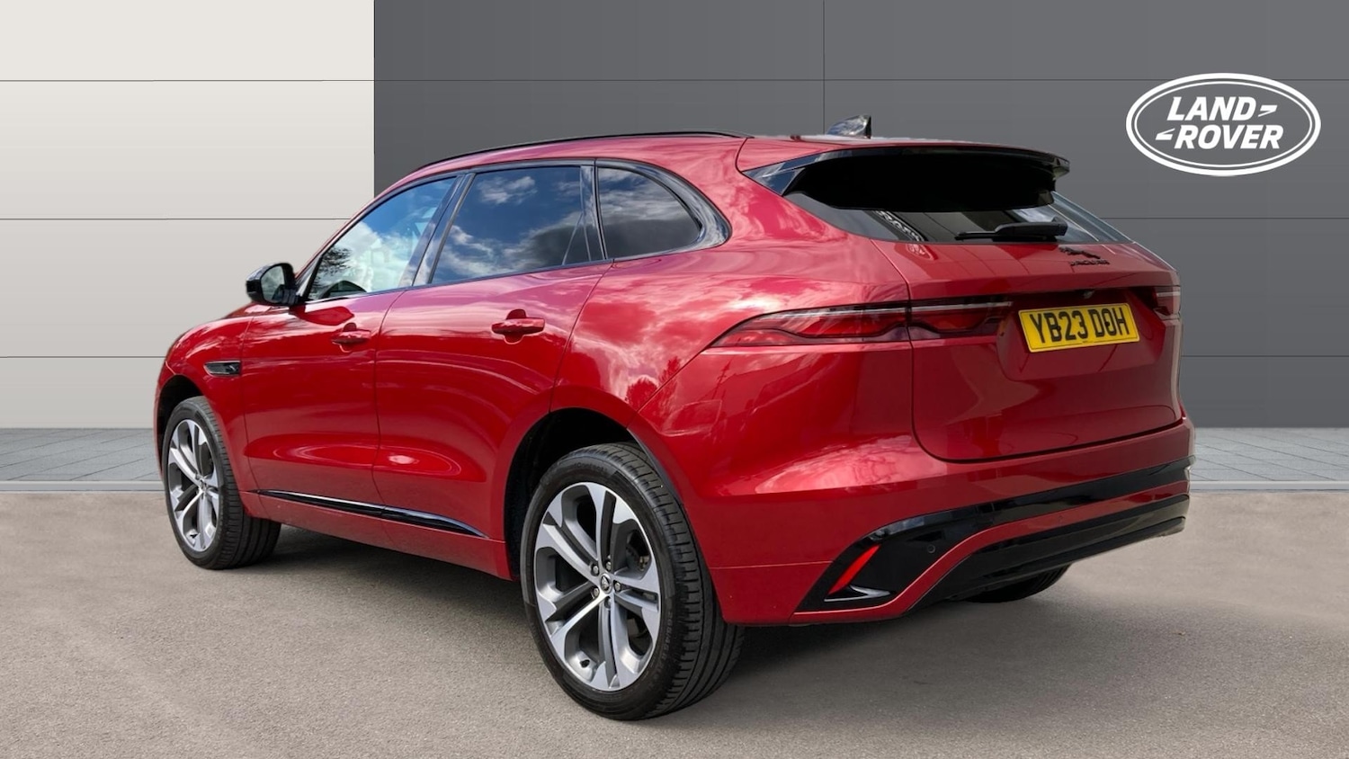Used Jaguar F-Pace 2023 for sale - 77113290: Photo 2