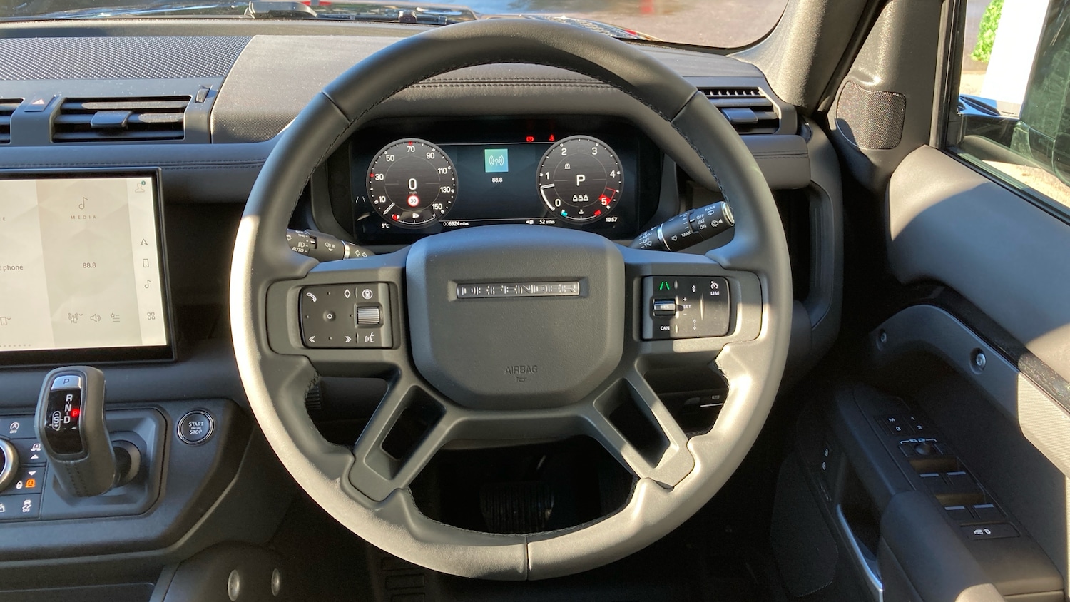 Used Land Rover Defender 2025 for sale - 77147874: Photo 15