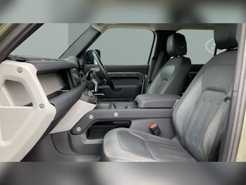 Used Land Rover Defender 2020 for sale - 75641534: Photo