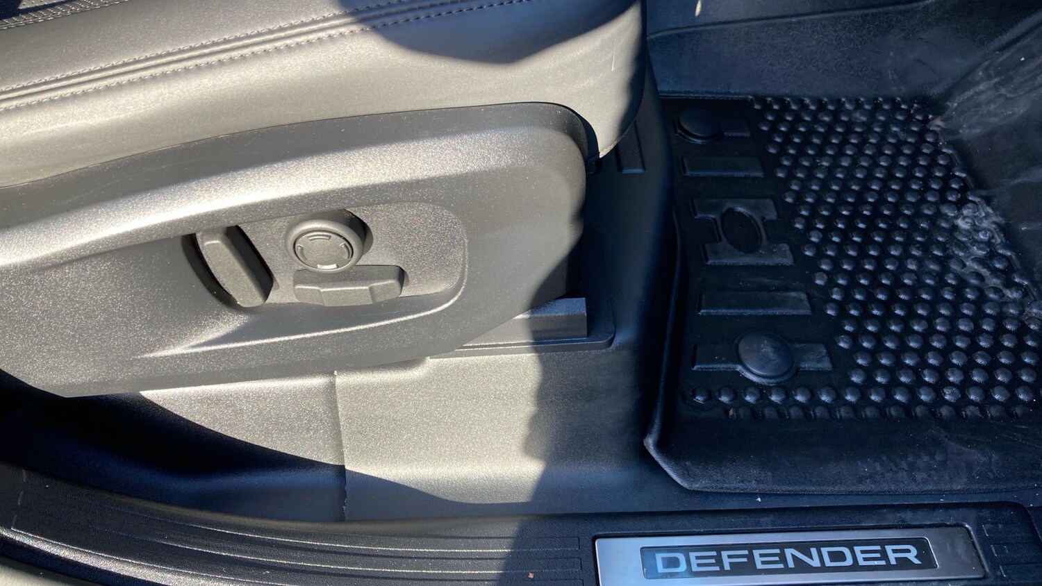 Used Land Rover Defender 2024 for sale - 76567712: Photo 24