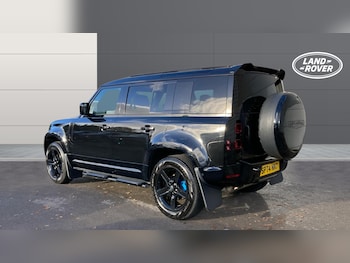 Used Land Rover Defender 2024 for sale - 76567712: Photo