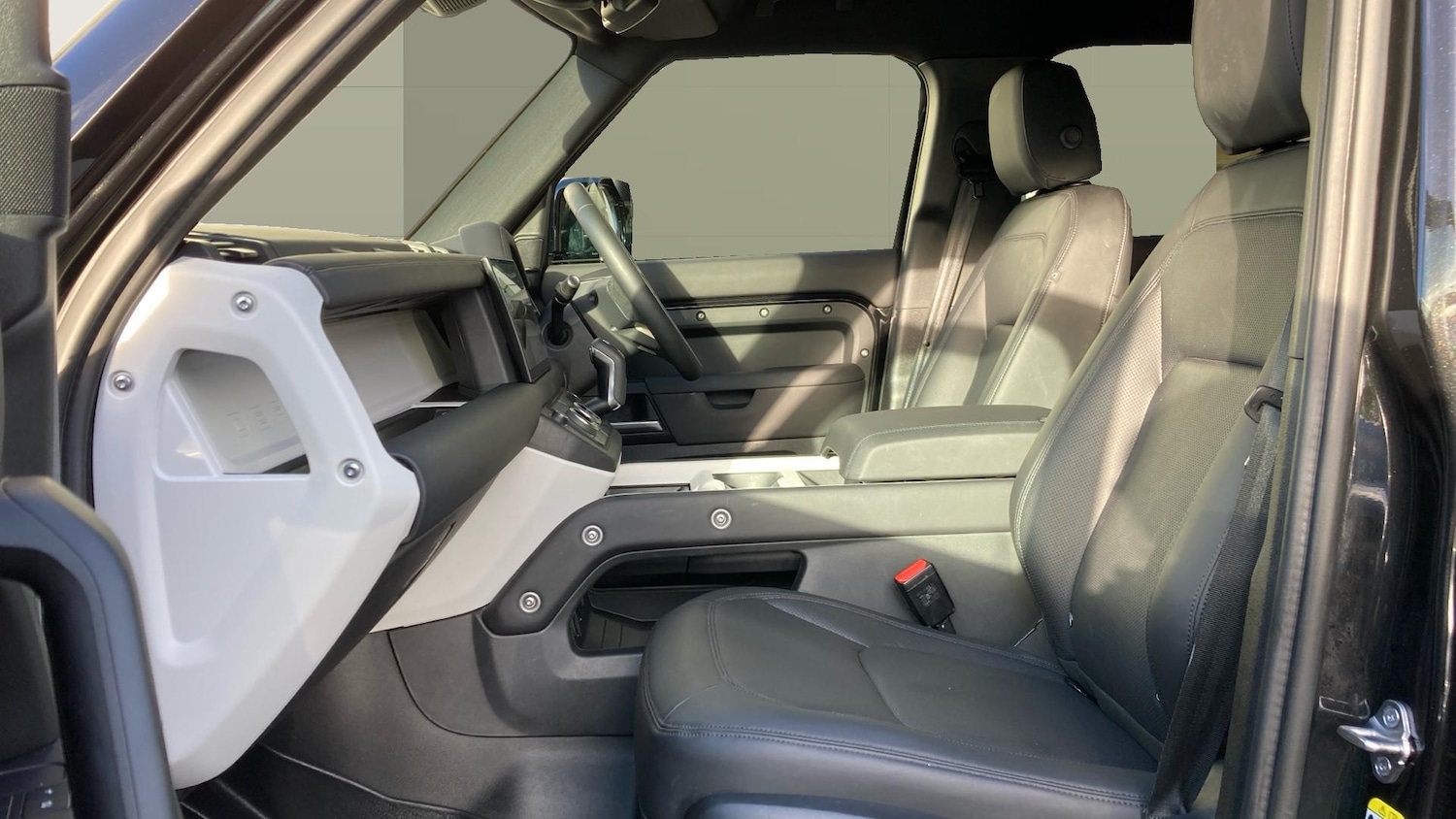 Used Land Rover Defender 2024 for sale - 76567712: Photo 3