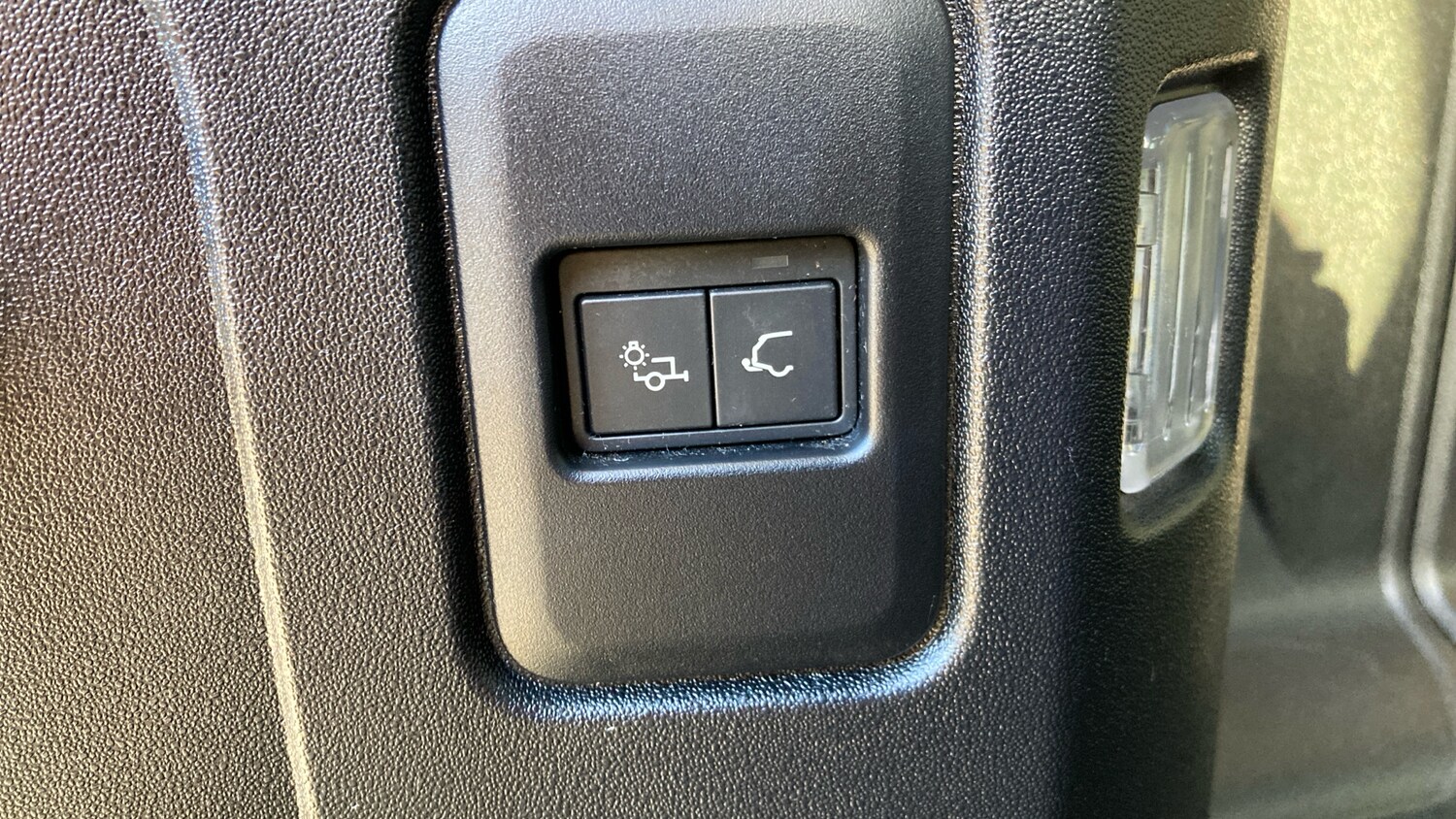 Used Land Rover Defender 2024 for sale - 76567712: Photo 47