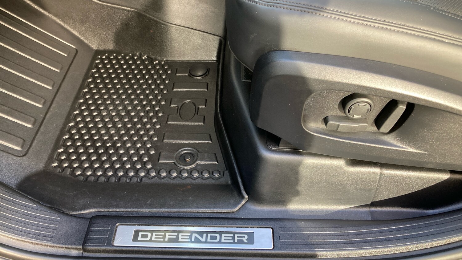 Used Land Rover Defender 2024 for sale - 76567712: Photo 53