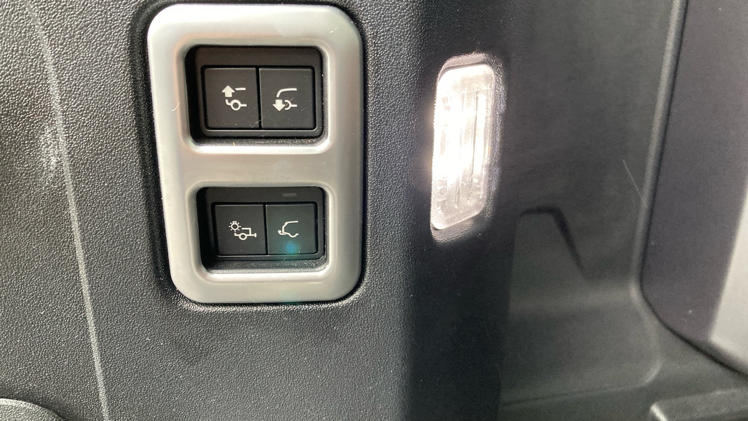 Used Land Rover Defender 2021 for sale - 77845201: Photo 46