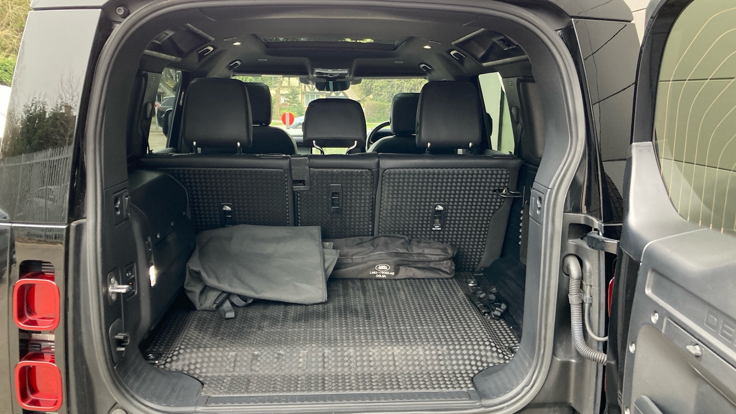 Used Land Rover Defender 2023 for sale - 77996912: Photo 10