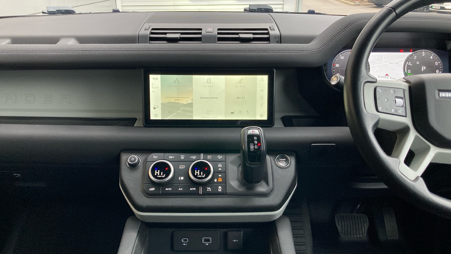 Used Land Rover Defender 2023 for sale - 77996912: Photo 14