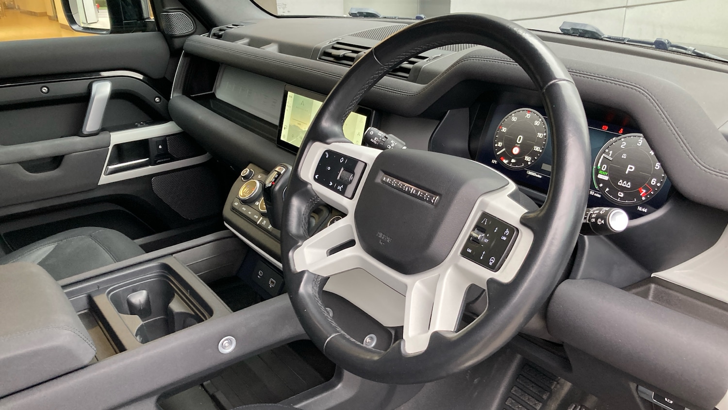 Used Land Rover Defender 2023 for sale - 77996912: Photo 25