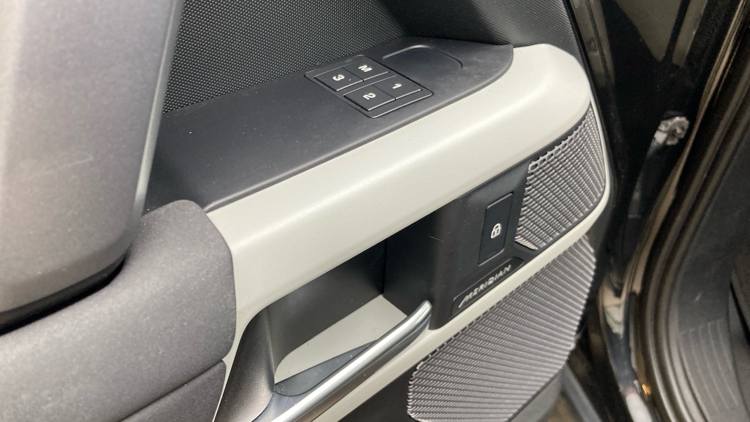 Used Land Rover Defender 2023 for sale - 77996912: Photo 51