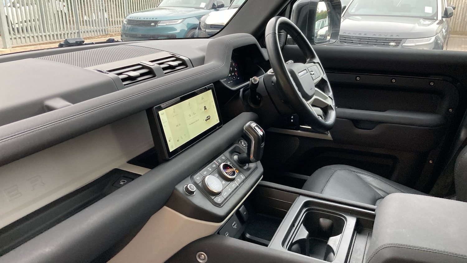 Used Land Rover Defender 2023 for sale - 77996912: Photo 53