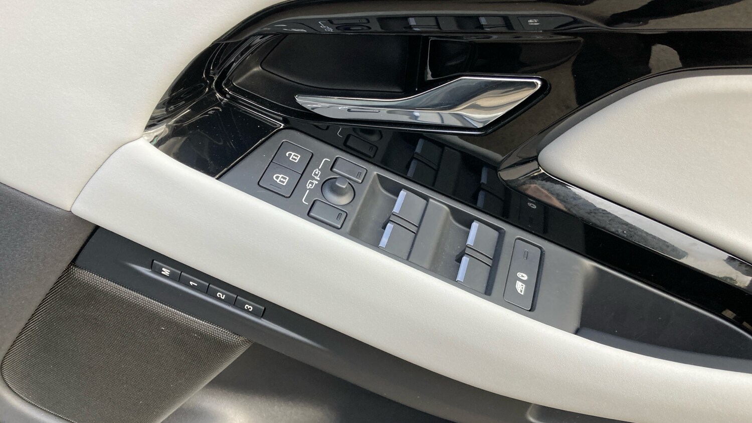 Used Land Rover Range Rover Evoque 2025 for sale - 78105412: Photo 22