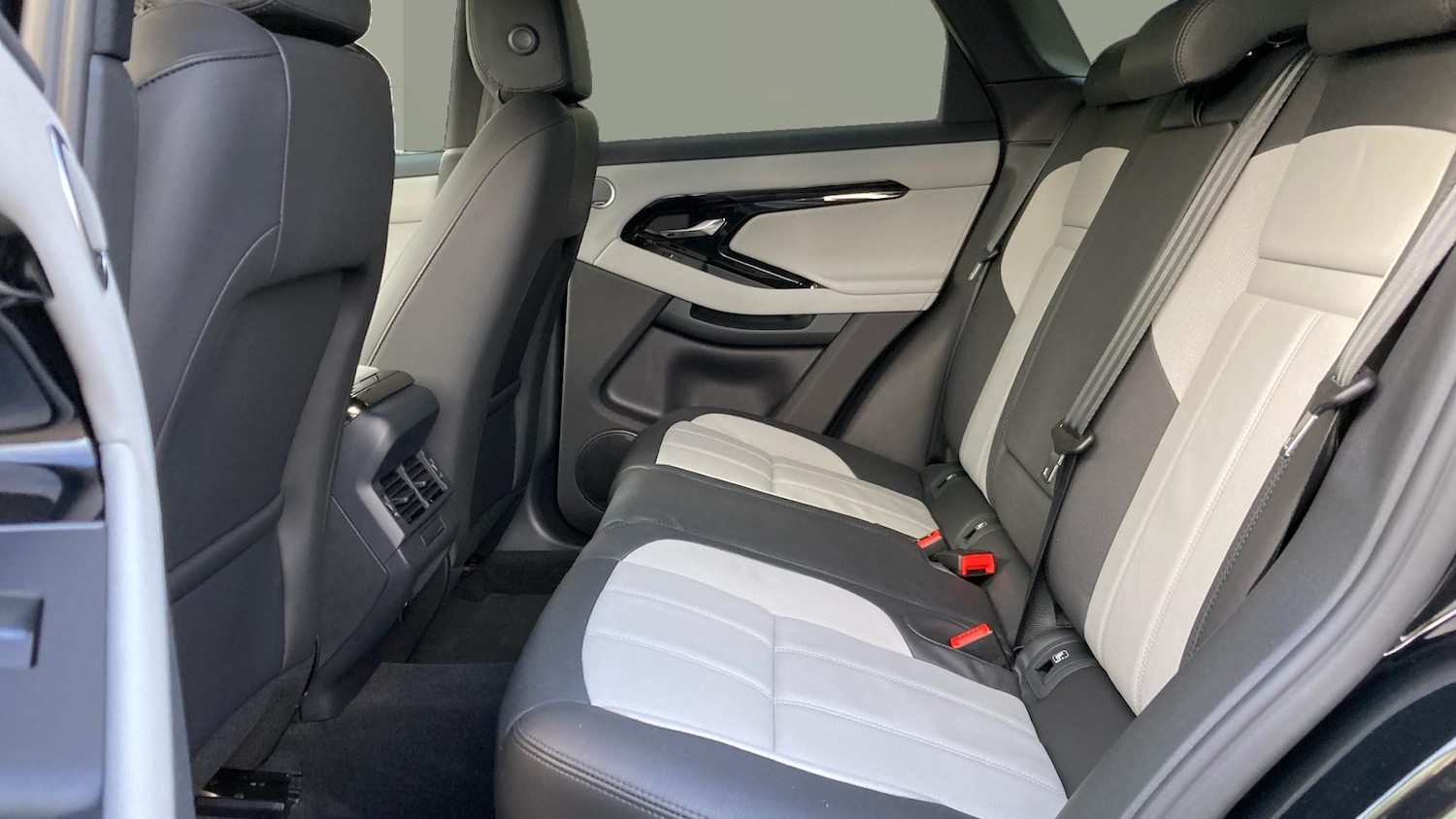 Used Land Rover Range Rover Evoque 2025 for sale - 78105412: Photo 4