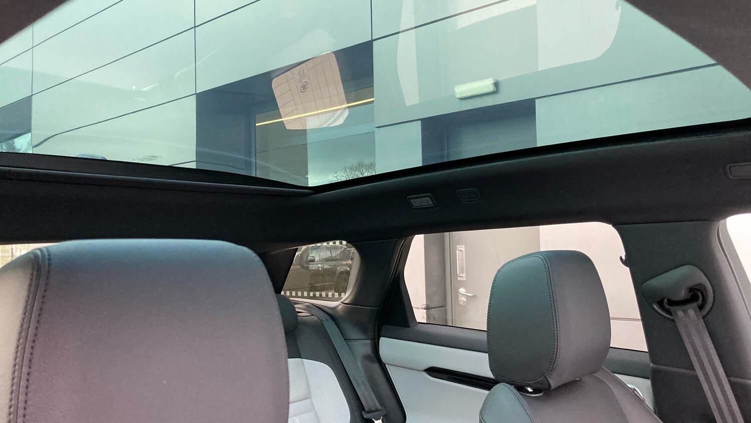 Used Land Rover Range Rover Evoque 2025 for sale - 78105412: Photo 41