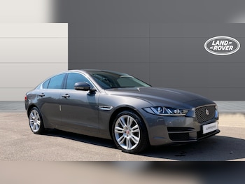 Used Jaguar XE 2018 for sale - 79196167: Photo