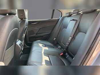 Used Jaguar XE 2018 for sale - 79196167: Photo