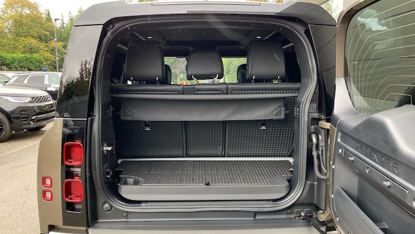 Used Land Rover Defender 2024 for sale - 76255267: Photo 10